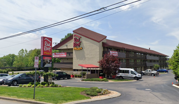 Nashville Detectives Probe Suspicious Death at Local Motel, Elderly Resident Found in Bathtub