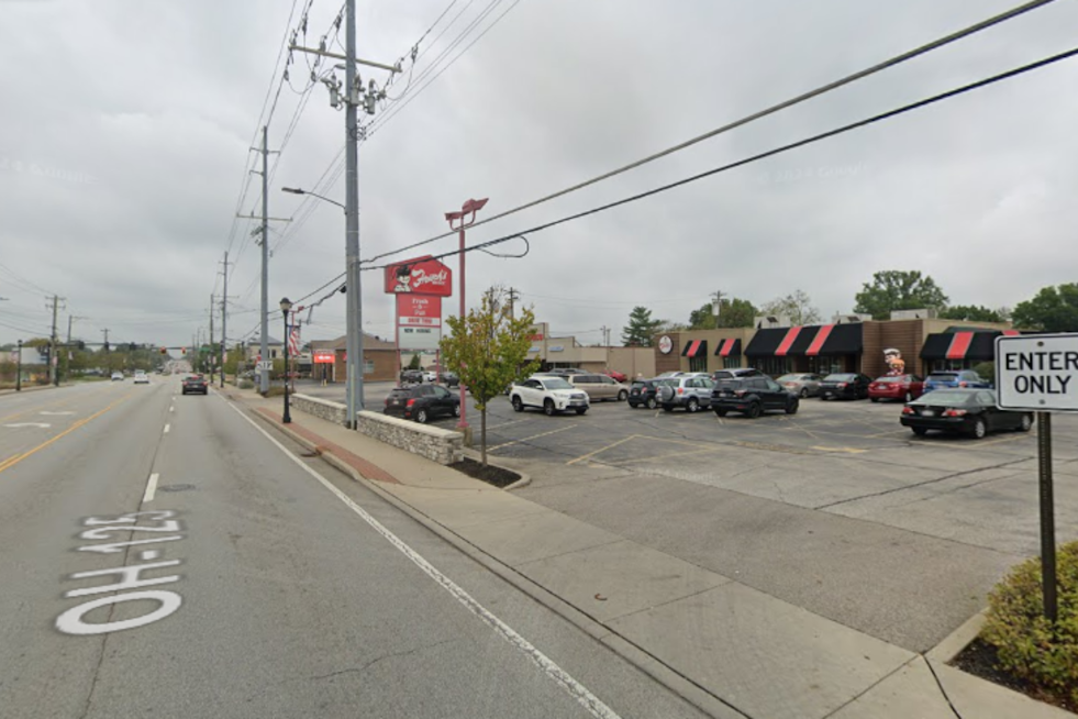 New Burger Joint Dolly's Sizzles into Anderson Township, Igniting Expansion Plans Amidst Brand Battles