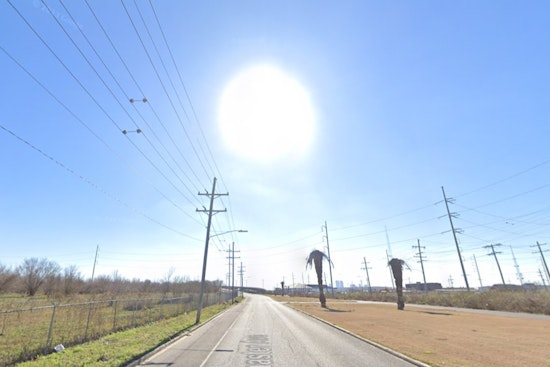 New Orleans on High Alert for Potent Winds Threatening Mardi Gras Celebrations, Infrastructure