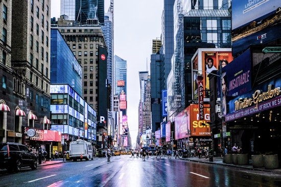New York City Boroughs Face Unpredictable Spring Weather with Wind and Rain Across Manhattan, Brooklyn, and Beyond
