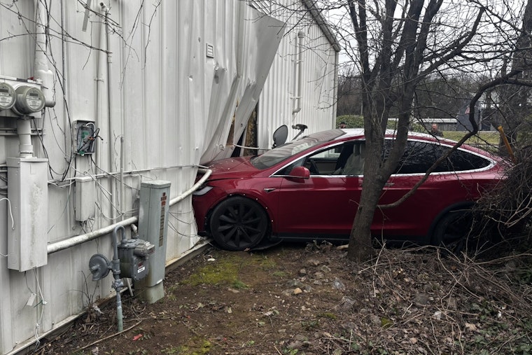 No Injuries Reported as Car Crashes Into Building on Middlebrook Pike in Knoxville