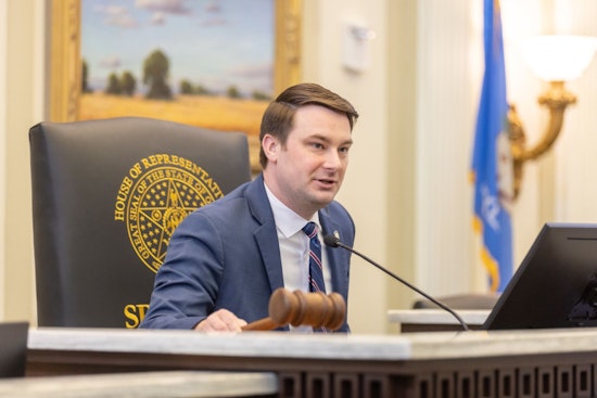 Oklahoma House Passes Bill Enabling Retired Teachers to Rejoin Workforce Sooner Amidst Shortage