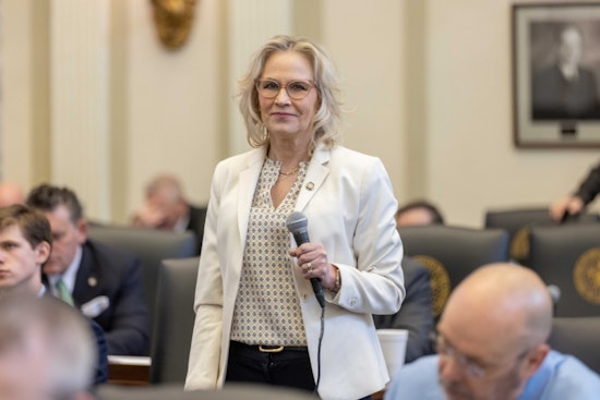Oklahoma House Passes Bill Targeting Distracted Driving in School and Work Zones