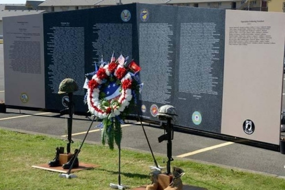 Oregon Honors Fallen Heroes with Traveling Vietnam Veterans Memorial Wall in McMinnville