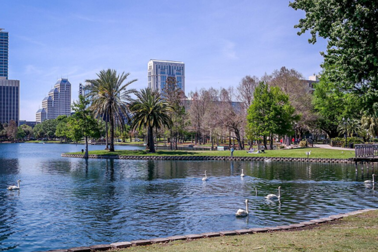 Orlando to Enjoy Clear Skies and Warm Days, Possible Showers on the Horizon