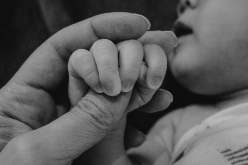Public Fury Erupts as Grieving TV Star Brooklyn Larsen Pressured by Baby Brand to Return $1,700 Bassinet After Infant's Death