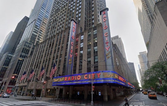"Riverdance" Celebrates 30 Years with Vibrant Return to NYC's Iconic Radio City Music Hall