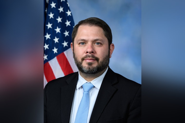 Senator Gallego Proposes $30 Million Urban Heat Island Mitigation Bill in Arizona