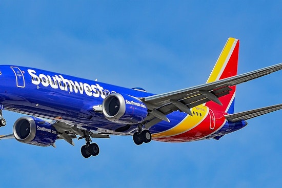 Southwest Pilots Hailed for Averting Disaster with Last-Minute Maneuver at Chicago's Midway Airport