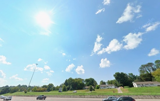 Sunny Skies and Warmer Temperatures Ahead for Knoxville with Potential Showers by Week's End