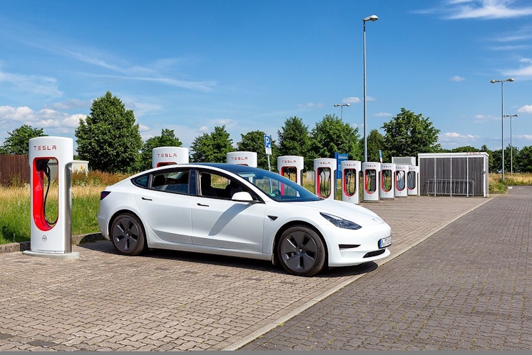 Surge in Vandalism Targets Teslas in Chicago and Nationwide Amidst Protests Against Elon Musk
