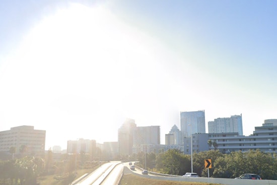 Tampa's Week Ahead: Steady Temperatures with Mild Winds, Slight Chance of Showers