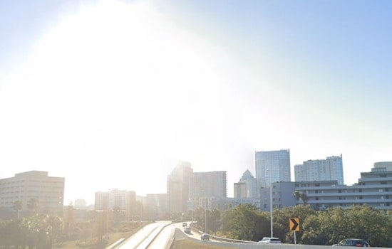 Tampa's Week Ahead: Steady Temperatures with Mild Winds, Slight Chance of Showers