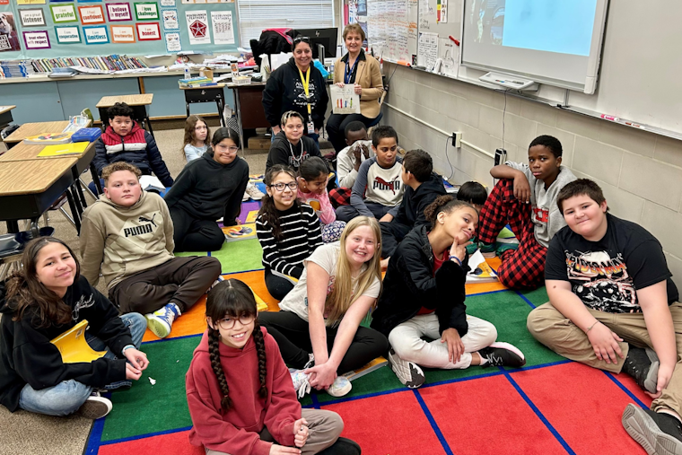 Taylorsville Mayor and Police Promote Reading Among Youth in Local Schools