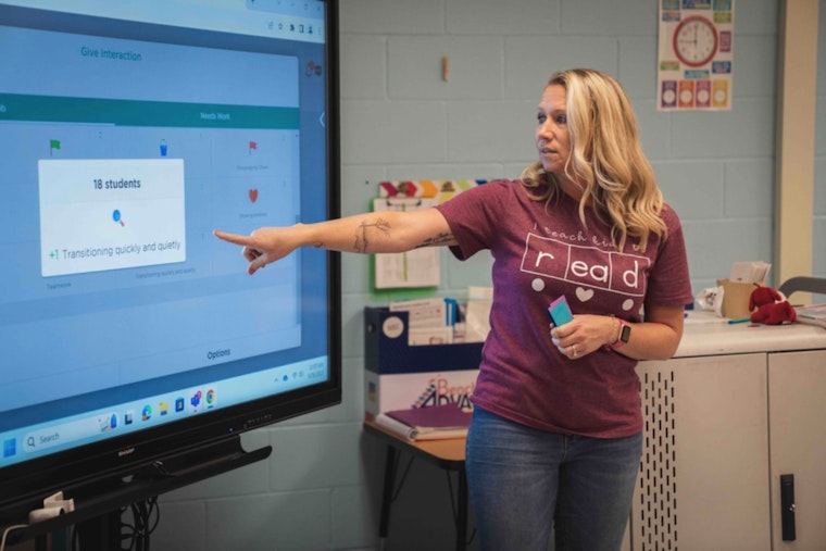Team Duval Teachers Embrace AI for Enhanced Education Experience in Jacksonville Schools