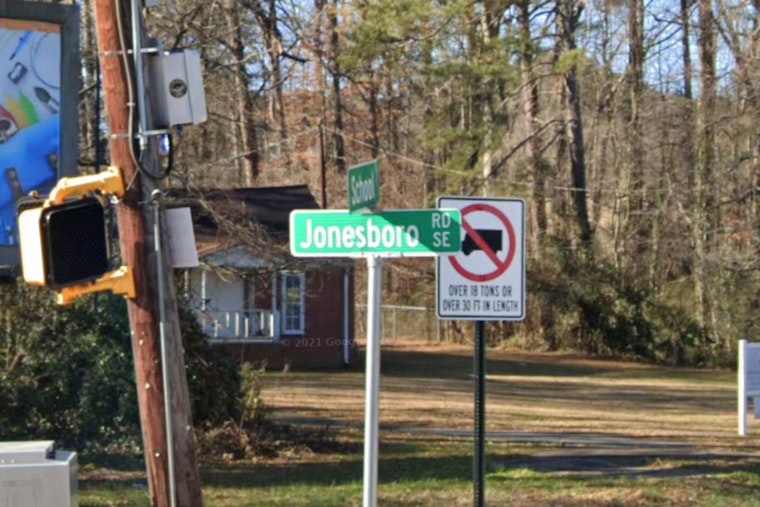 Two Men Fatally Shot on Jonesboro Road SE, Atlanta Police Investigating