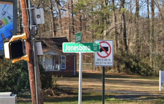 Two Men Fatally Shot on Jonesboro Road SE, Atlanta Police Investigating