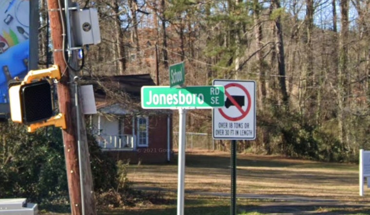 Two Men Fatally Shot on Jonesboro Road SE, Atlanta Police Investigating