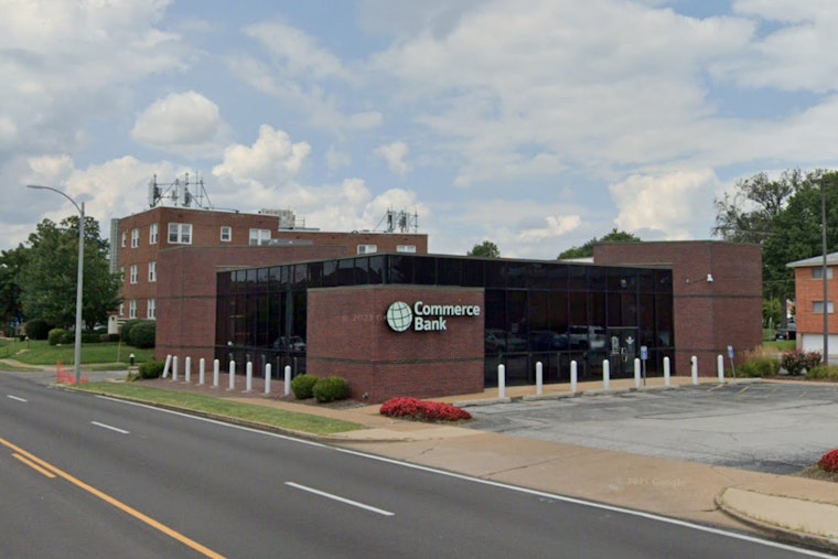 Unidentified Suspect Robs Commerce Bank in Lindenwood Park, St. Louis Police Seek Information