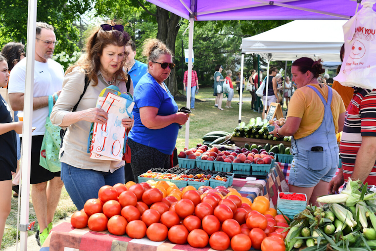 Upper Arlington Artists Invited to Compete in T-Shirt Design Contest for 2025 UA Farmers Market