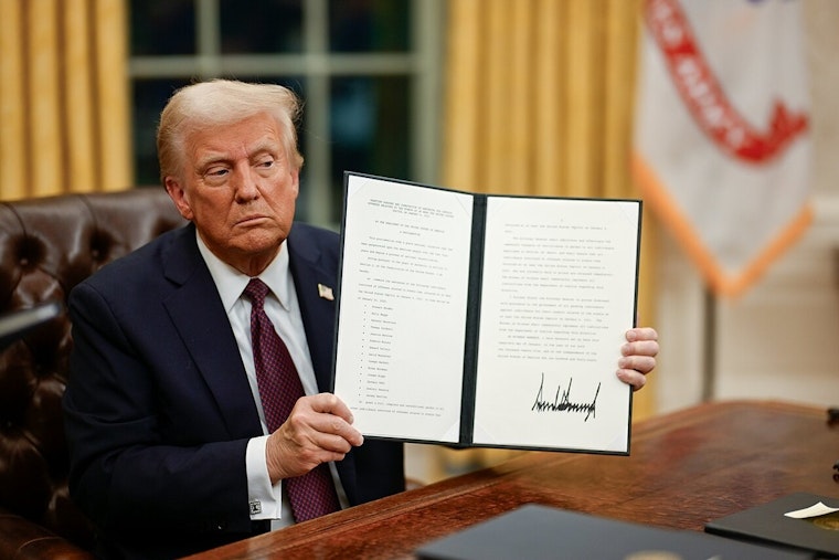 U.S. President Issues Executive Order to 'Restore Truth' in American History Amid National Debate