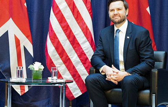 Vice President JD Vance Engages with Ukraine Supporters After Protesters Rattle Family in Cincinnati