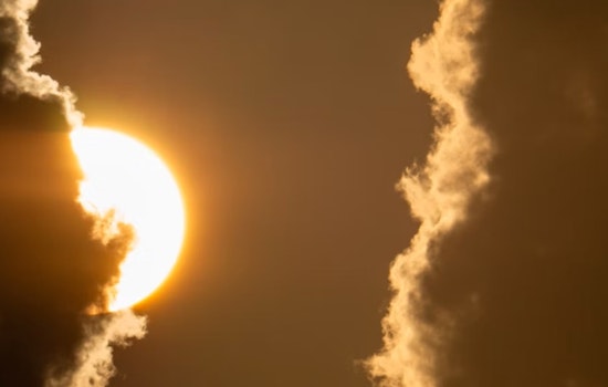 Washington D.C. Braces for Mixed Weather with Sunny Intervals and Potential Showers