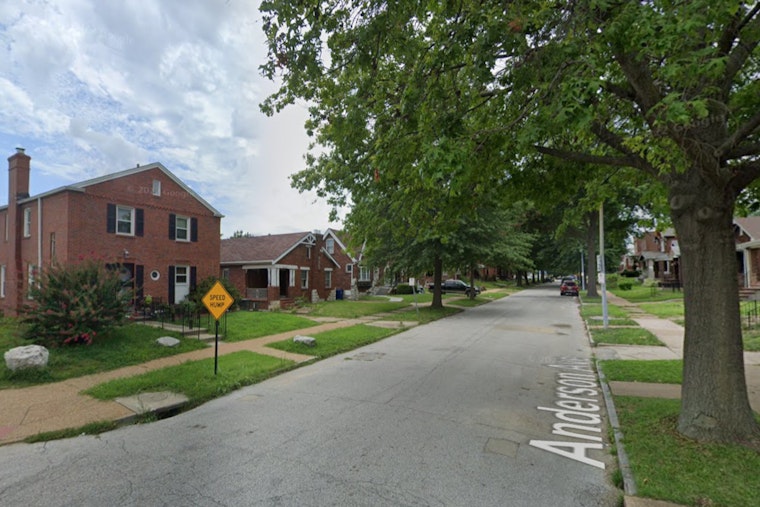 24-Year-Old Man Survives Carjacking by Bottle-Wielding Assailants in Penrose, St. Louis