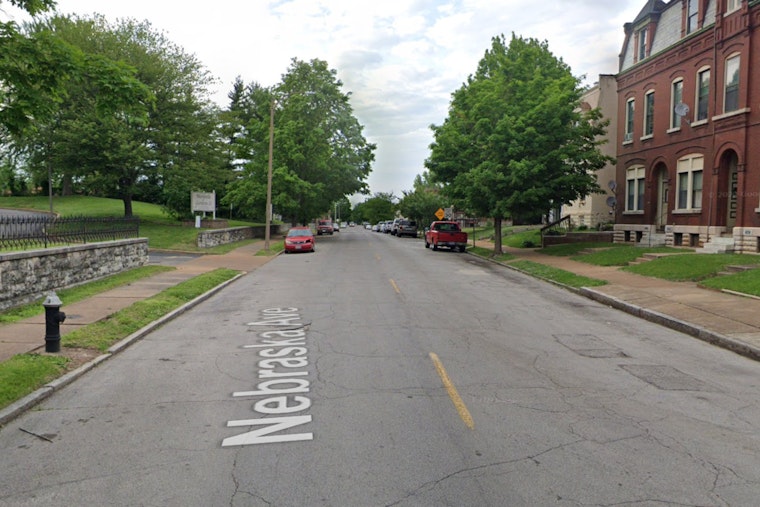 74-Year-Old Man Robbed at Gunpoint in St. Louis, Police Seek Public's Help to Nab Suspects