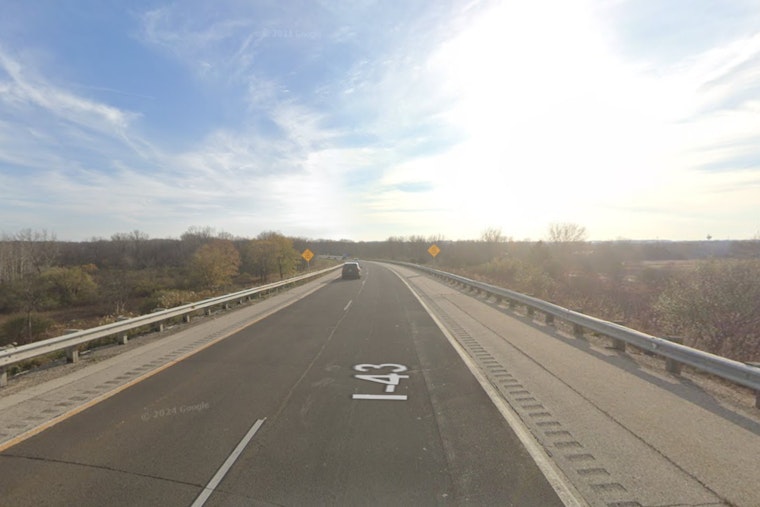 76-Year-Old Woman Involved in Early Morning Double-Vehicle Crash on I-43 Northbound in Milwaukee