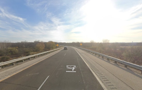 76-Year-Old Woman Involved in Early Morning Double-Vehicle Crash on I-43 Northbound in Milwaukee