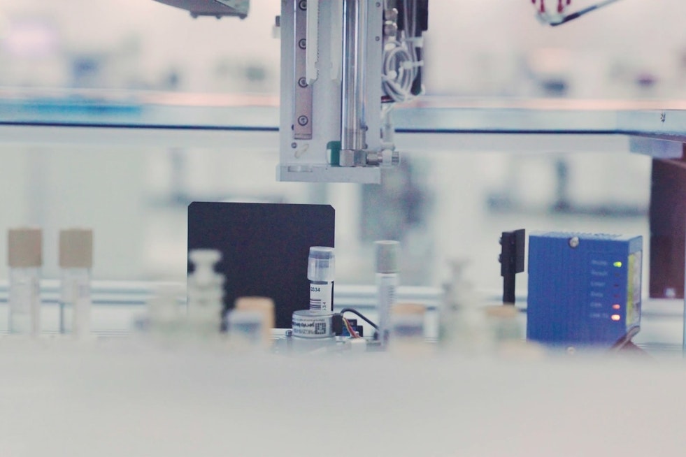 Abbott Laboratories Invests $500M in U.S. Amidst Trade Uncertainties, Creating 300 New Jobs in Illinois and Dallas