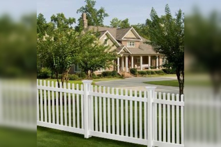 Apple Valley Outlines Fence Requirements: Height Limits, Permits, and Maintenance Standards Clarified for Residents