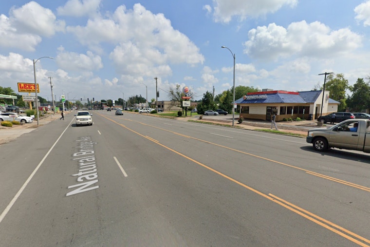 Armed Carjacking in St. Louis' Kingsway East Neighborhood Leaves Couple Without Vehicle