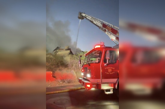 Blaze Engulfs Guest House in Paradise Valley, Firefighters Prevent Spread to Neighboring Properties