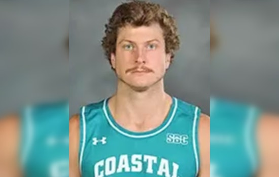 Carolina Panthers Take a Shot on Hoops Star Colin Granger, Signing Former Coastal Carolina Basketball Player as Tight End
