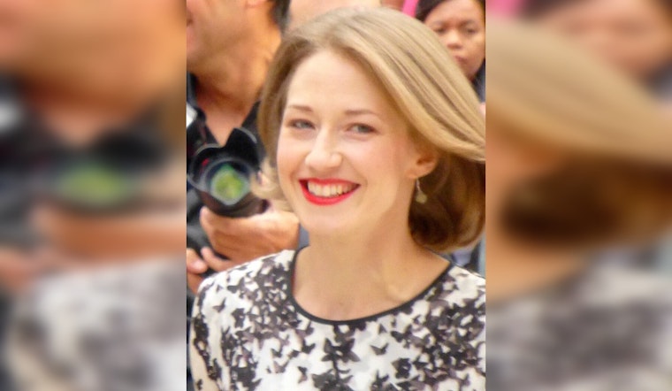Carrie Coon Impresses in 'The White Lotus' Finale, Balances Filming with Family Life in New York Amid Climate Challenges