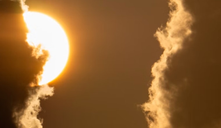 Charlotte Braces for Uncertain Weather with Clouds, Rain and Thunderstorms as Temperatures Fluctuate