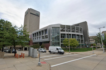 Cleveland State Librarian Spearheads Campaign to Lower Textbook Costs, Saving Students Over $2 Million