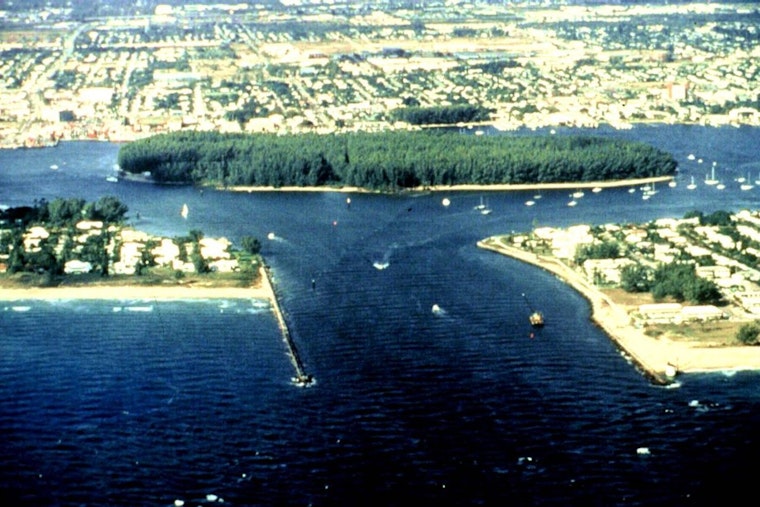 Coast Guard Intensifies Search for Man Overboard Near Lake Worth Inlet Amid Rough Seas