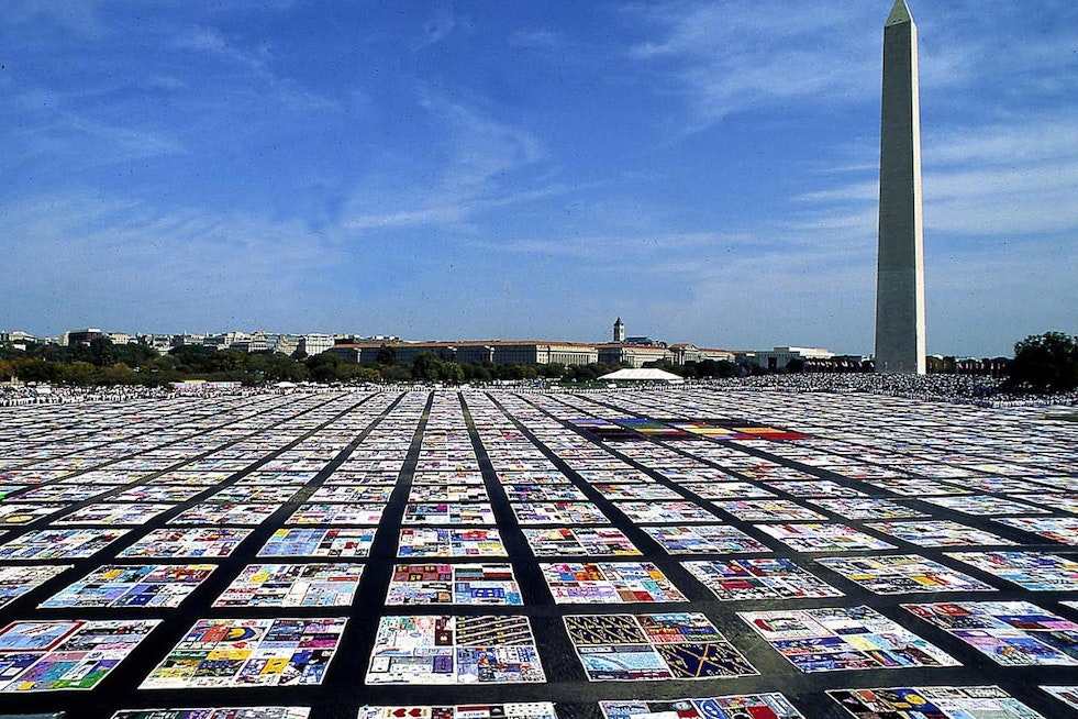 Columbia College Chicago to Display AIDS Memorial Quilt Sections During "RENT" Production