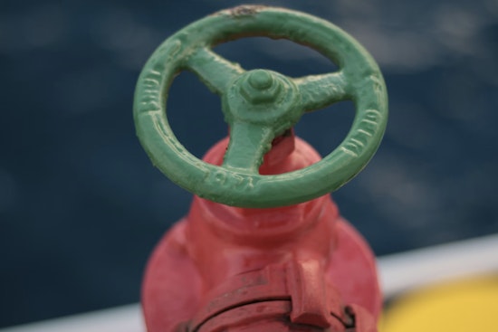 Contractor Error Leads to 600-Gallon Wastewater Spill in St. Petersburg, Partially Affecting Tampa Bay