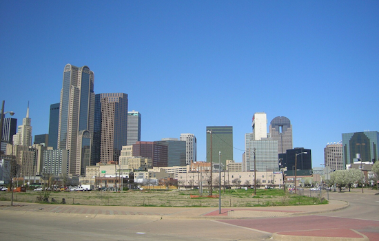 Dallas Braces for Week of Sunny Spells and Thunderstorm Chances, NWS Forecasts Showers Ahead