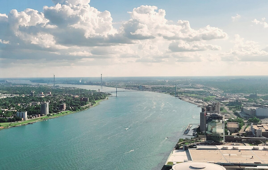 Detroit Weather: Sunny Spells and Rain Showers Ahead, Highs Reaching Mid-50s to Upper-70s