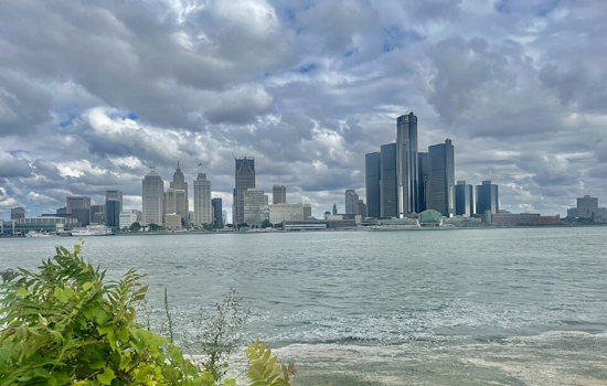 Detroit's Week Ahead: Sunny Days and Gusts Precede Showers and Thunderstorms