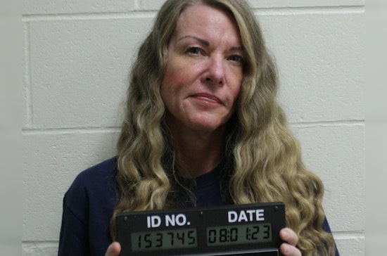 "Doomsday Mom" Lori Vallow Daybell to Defend Herself in Arizona Murder Trial, Surprising Legal Experts