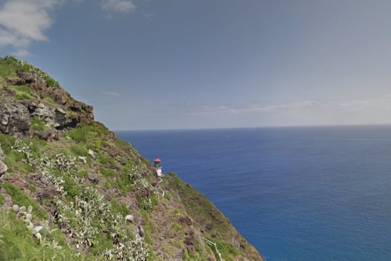 Elderly Man Airlifted in Critical Condition After Off-Trail Incident on Makapuʻu Lighthouse Trail in Hawaiʻi Kai