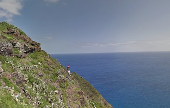 Elderly Man Airlifted in Critical Condition After Off-Trail Incident on Makapuʻu Lighthouse Trail in Hawaiʻi Kai