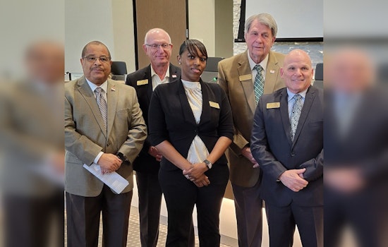 Fayetteville's Councilwoman Dr. Niyah Glover Honored with Prestigious Yellow Rose Servant Leadership Award for Mental Health Advocacy