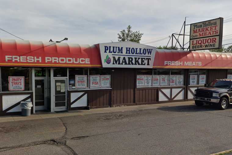 Fire Ravages Beloved Plum Hollow Market in Southfield, Blaze Under Investigation